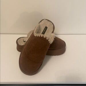 Cozy Brown Shearling Platform Slides